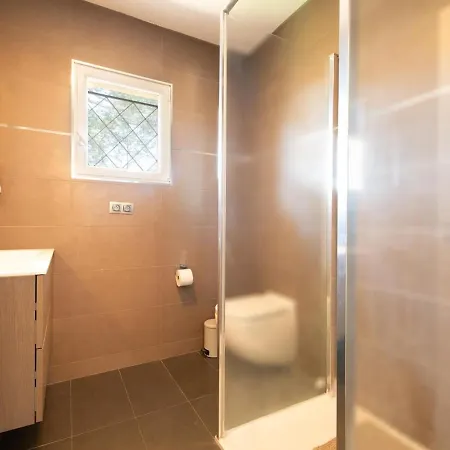 115m2 Avec Un Apercu Et Proche Du Centre * Saint-Raphael (Var)