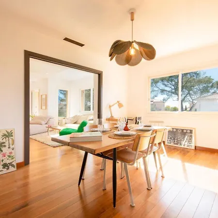 115m2 Avec Un Apercu Et Proche Du Centre * Saint-Raphael (Var)
