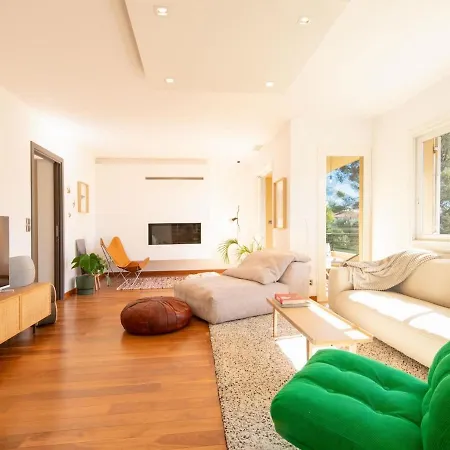115m2 Avec Un Apercu Et Proche Du Centre Saint-Raphael (Var)